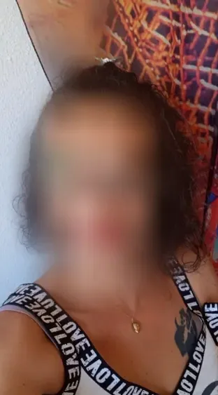 Angela, 40 anni